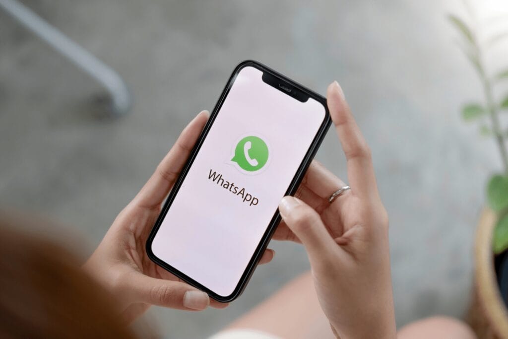WhatsApp Update: ग्रीन Tick का कलर बदल रहा है! नए रंग में मिलेगा वेरिफिकेशन चेकमार्क WhatsApp Update: ग्रीन Tick का कलर बदल रहा है! नए रंग में मिलेगा वेरिफिकेशन चेकमार्क