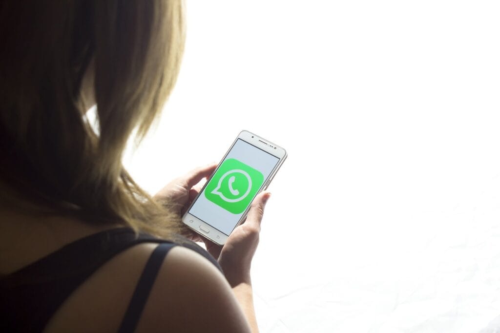 WhatsApp पर ध्यान दें: इन 4 मैसेज से बचें, नहीं तो हो सकता है बड़ा नुकसान!