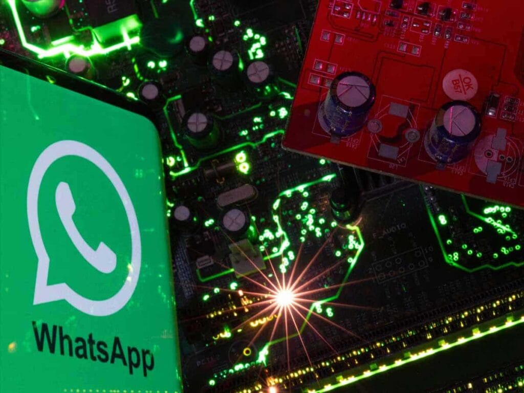 क्या आपके WhatsApp Massage कोई और भी पढ़ रहा है? इस सीक्रेट ट्रिक से मिनटों में हो जाएगा खुलासा!