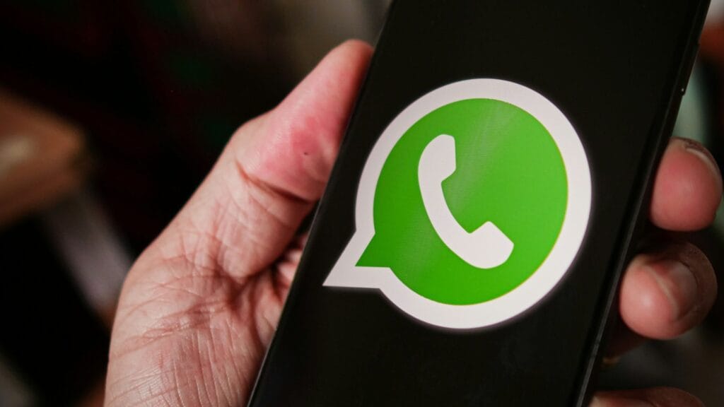 WhatsApp का सबसे बड़ा अपडेट: अब Status पर लगाएं AI से बनी इमेज, देखें कैसे कुछ सेकंड में तैयार होगी आपकी क्रिएटिव फोटो WhatsApp का सबसे बड़ा अपडेट: अब Status पर लगाएं AI से बनी इमेज, देखें कैसे कुछ सेकंड में तैयार होगी आपकी क्रिएटिव फोटो