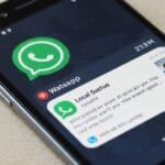 क्या रूस में पूरी तरह बैन हो जाएगा WhatsApp? जानिए पॉपुलर मैसेजिंग ऐप पर क्यों बढ़ रहा खतरा